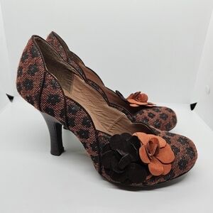 Ruby Shoo retro orange pumps with flower pattern and detail UK 7 EU 40 US 9